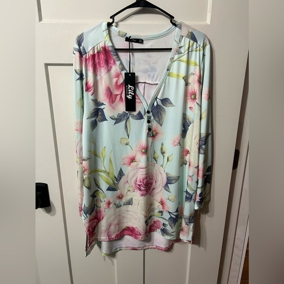 Lily Tops - 🌸🌷🌺Lily by Firmiana Plus size tunic floral 🌺🌸🌹